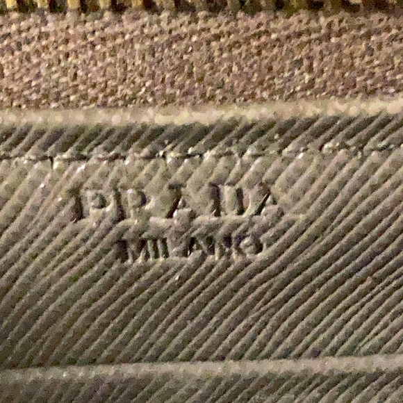Prada Saffiano Metal Argilla zipped long wallet - Picture 9 of 17